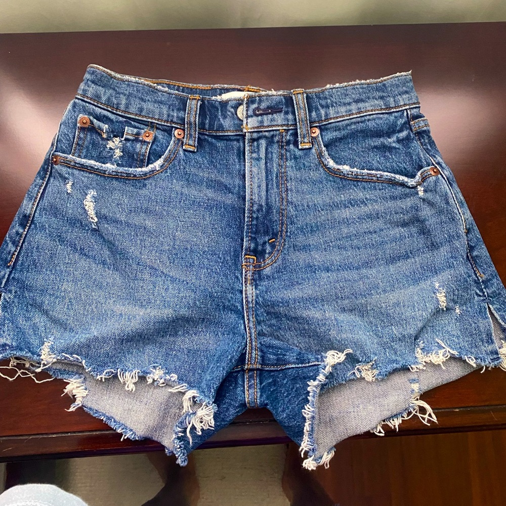 Abercrombie & Fitch Curve Love, Size 25, women’s cut off jean shorts